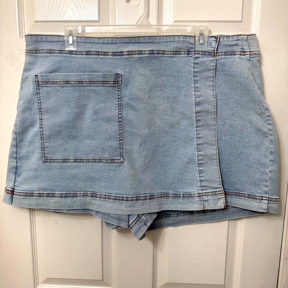 AVA & VIV Denim Wrap Front Skort Jean Short Light Blue Women PlusSize 20 Stretch